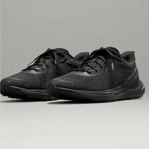 Lululemon BlissFeel run show black 6.5